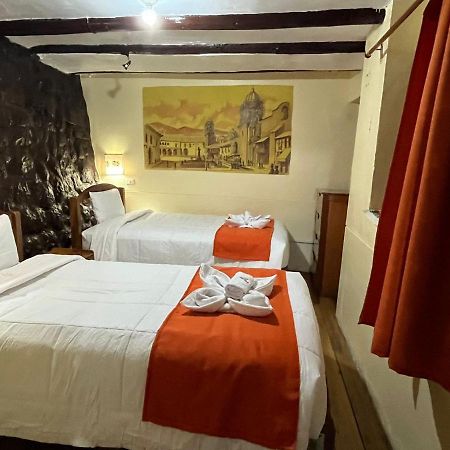 Hotel Hostal Andenes De Alabado Cuzco Esterno foto