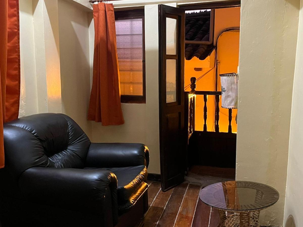 Hotel Hostal Andenes De Alabado Cuzco Esterno foto