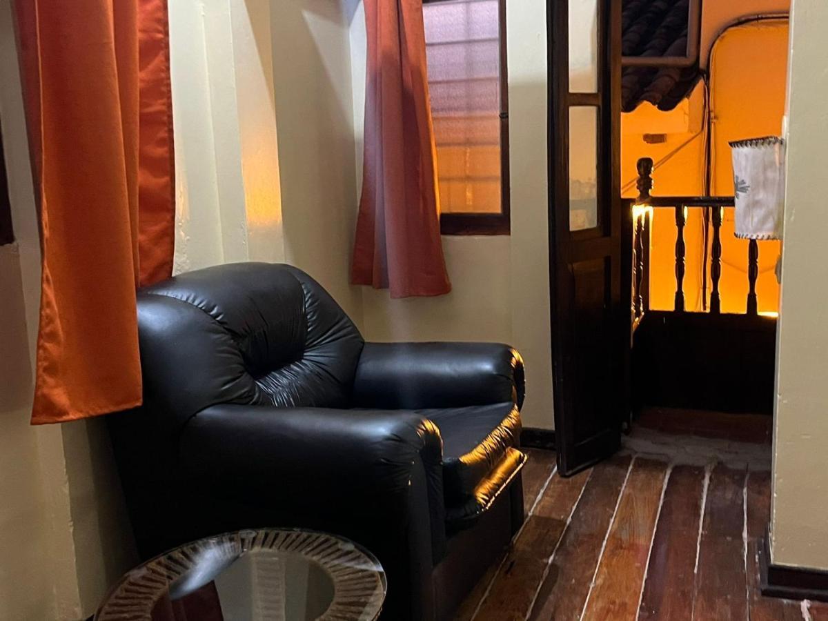Hotel Hostal Andenes De Alabado Cuzco Esterno foto